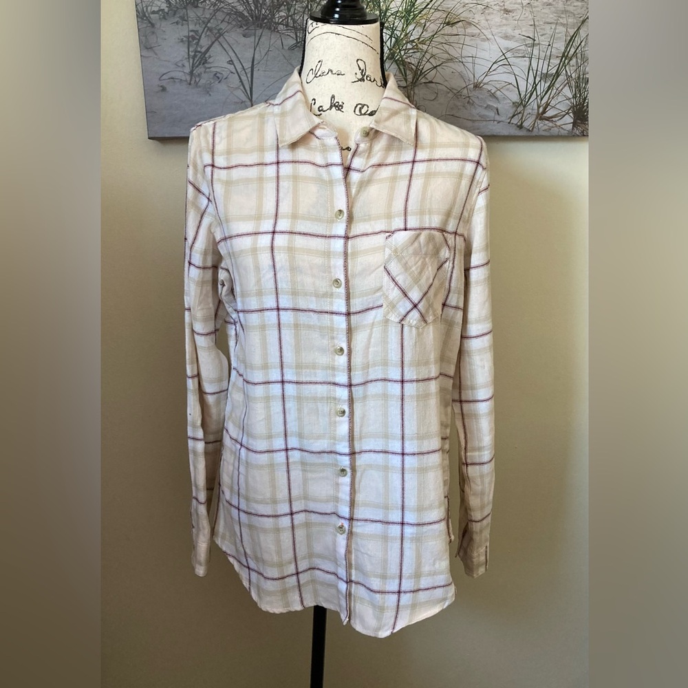 Field & Stream women’s long sleeve button up tan flannel shirt, sz medium